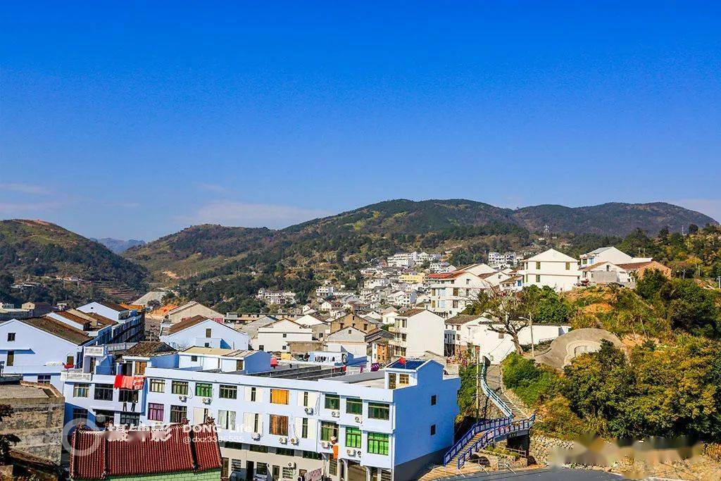 埕头官印石远处有官山岛站在观景台可以纵览中墩全貌占地面积约18平方