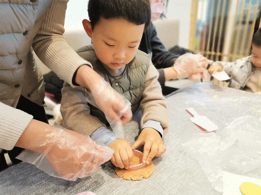 亲子diy饼干新年的第一口香甜