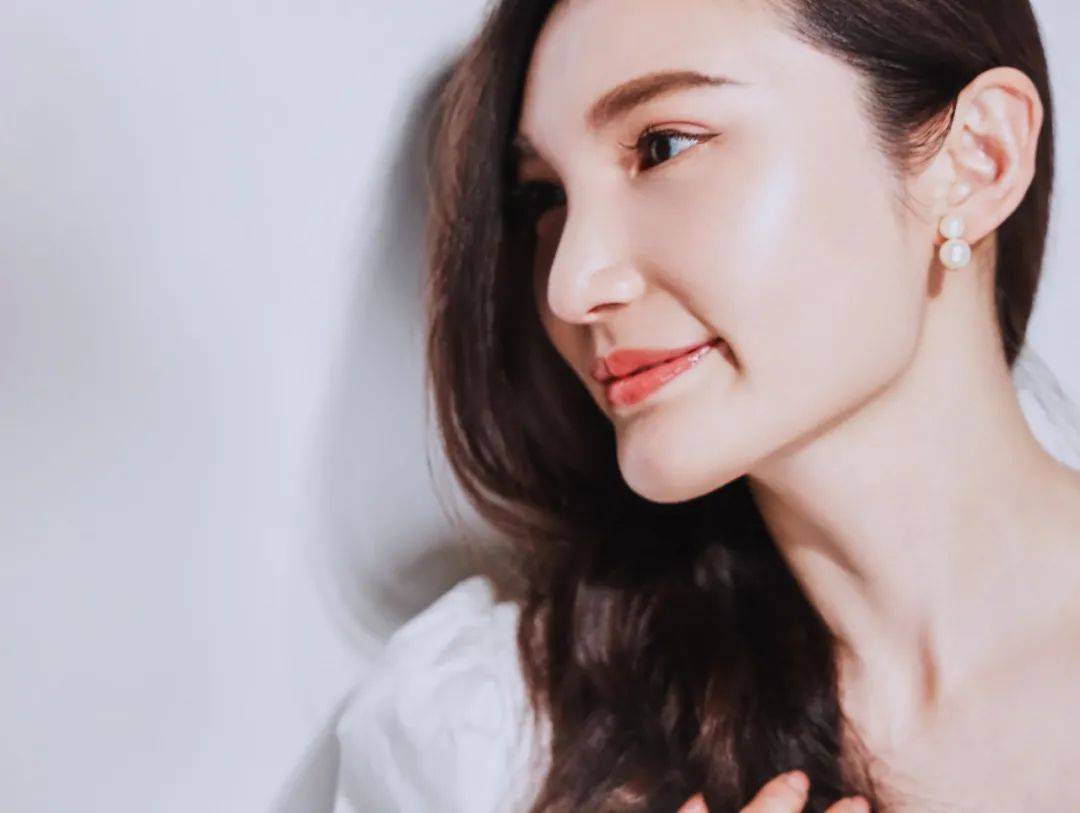 现在,我并不期待逆龄童颜,我只希望自己可以坦荡而成熟,不纠结,不较真