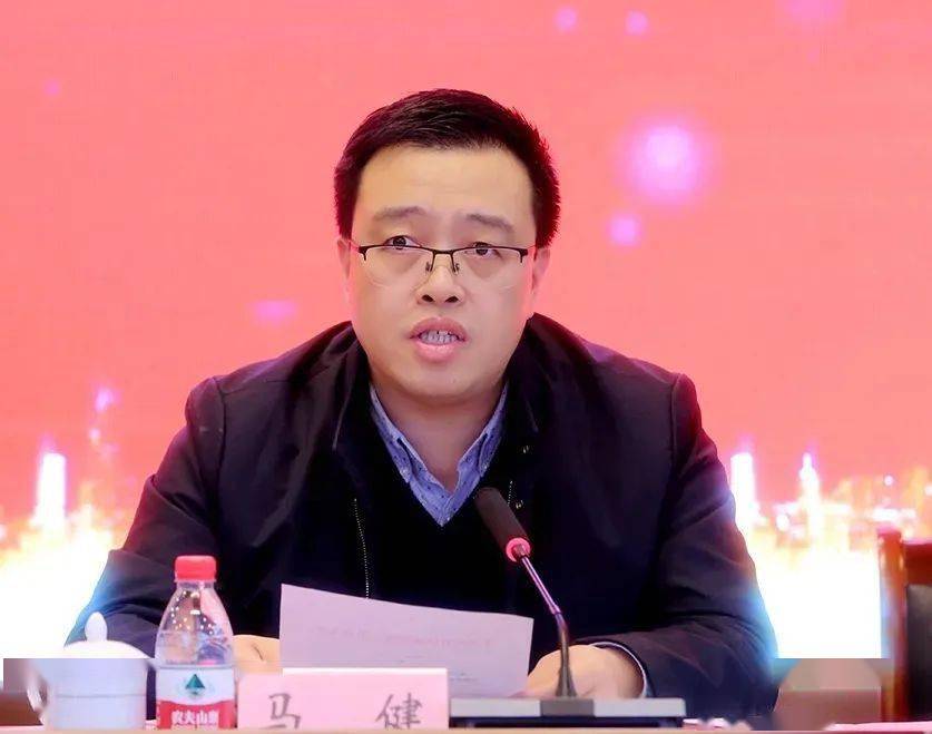 徐华向新成立的梅陇知新会与新当选的领导班子表示祝贺,向知新会全体