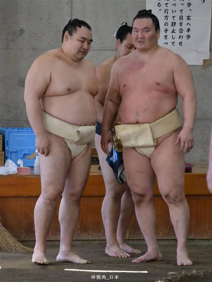 与棒球选手结婚 & 日本单日确诊超4900人 相扑最强选手确诊_白鹏