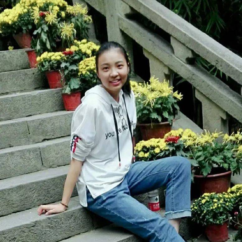 朝读美文 | 李子怡:你来我梦里了,亲爱的三毛