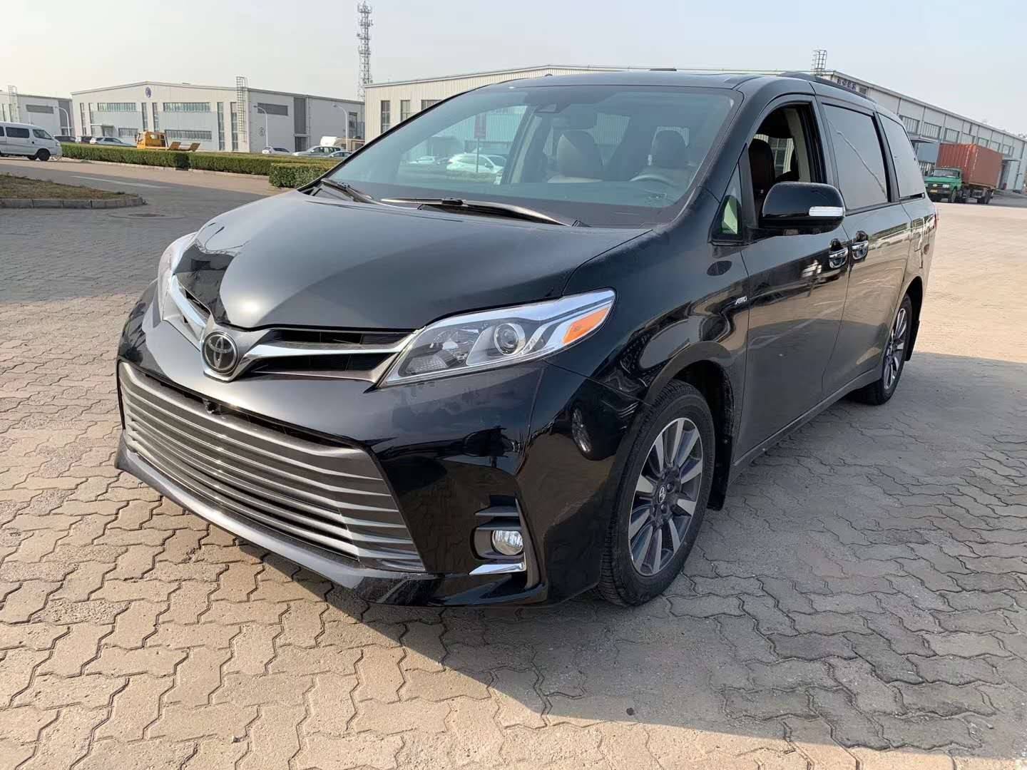 火爆热销20新款丰田塞纳 低调内敛科技质感