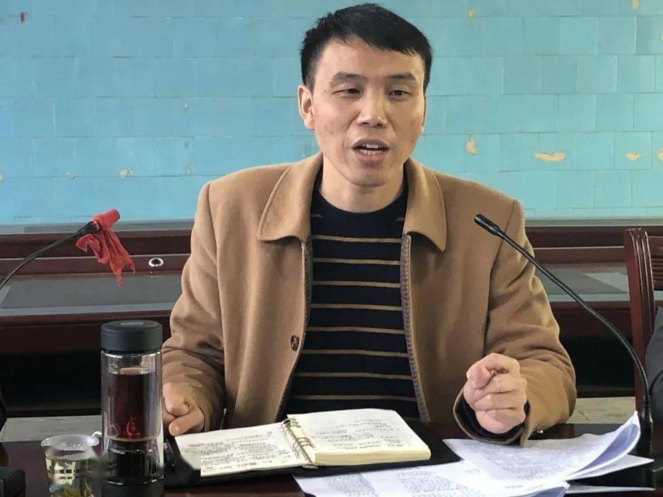 镇党委副书记,镇长吴文林指导高坑村"两委"换届选举工作