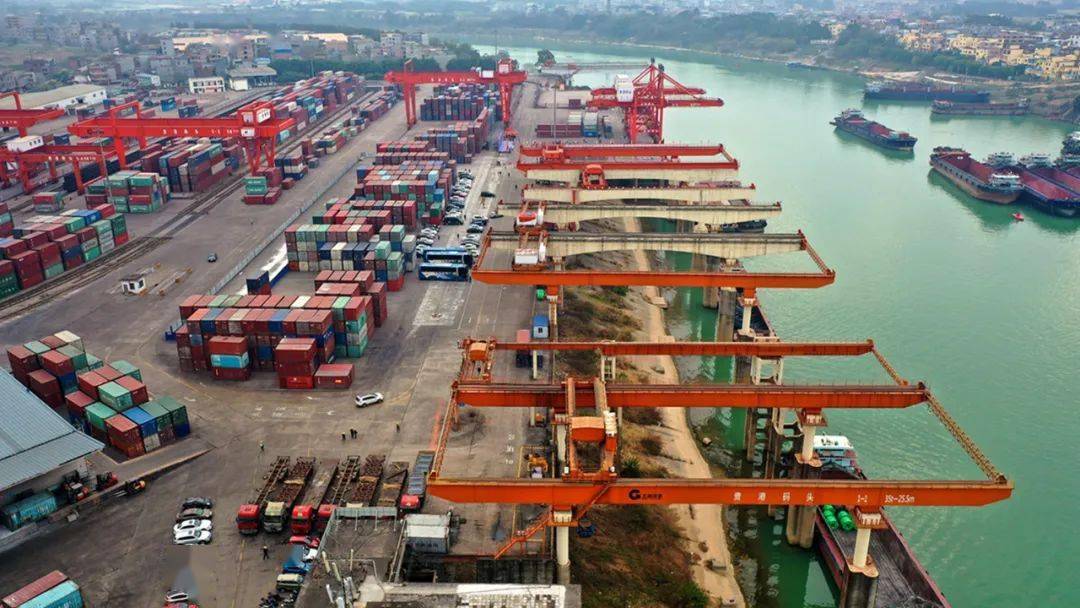 珠江水系首个内河亿吨港口在贵港诞生
