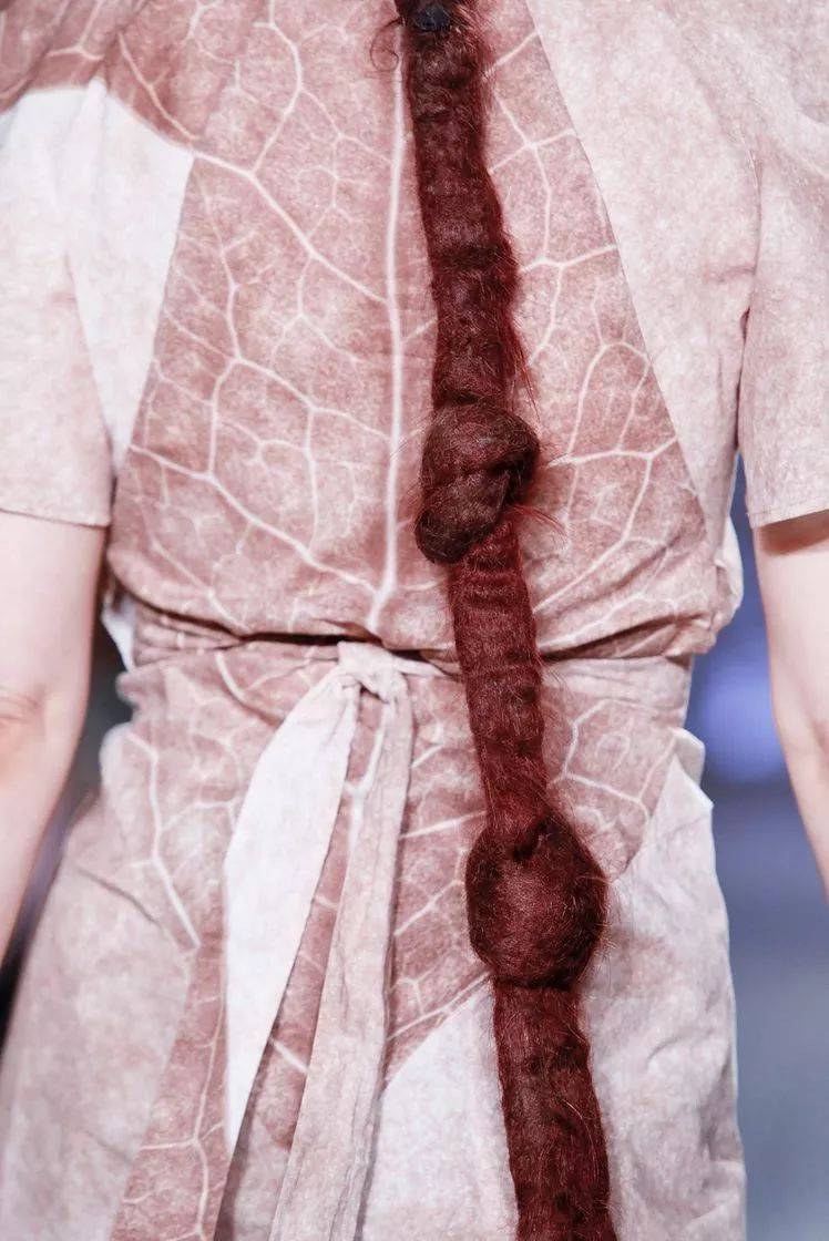 一眼惊艳3d打印技术的仿生植物叶脉服装时尚与艺术前卫兼具