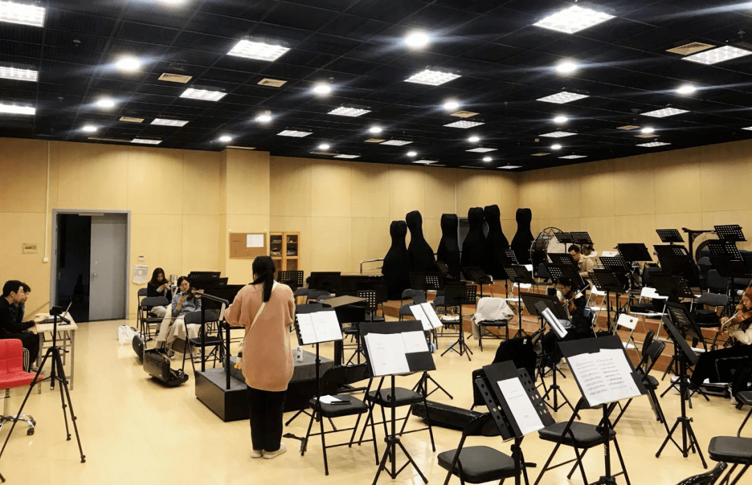 人间| 你不知道的南大交响人_排练厅