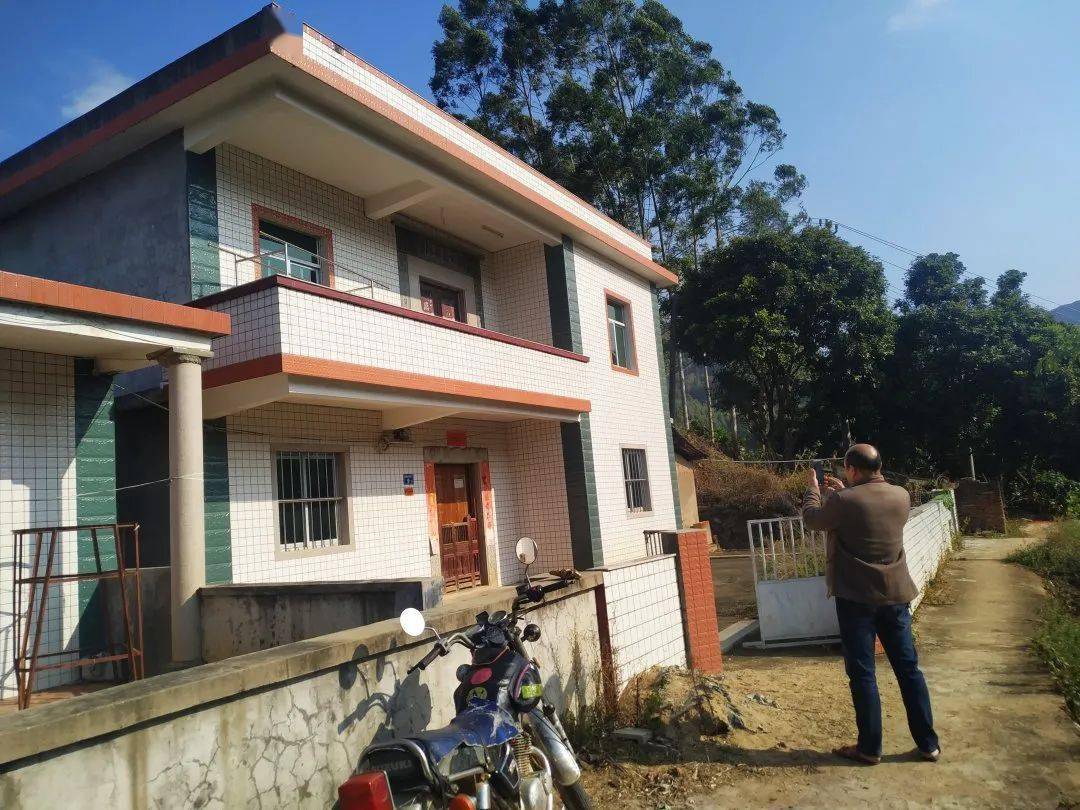 网格e通神器助力九都镇房屋安全隐患大排查