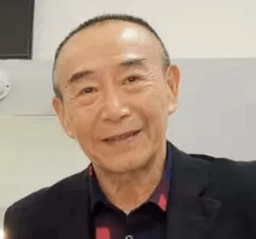 裘门下的王正屏与方荣翔的双料徒弟,得王正屏的身上表演功夫与方荣翔