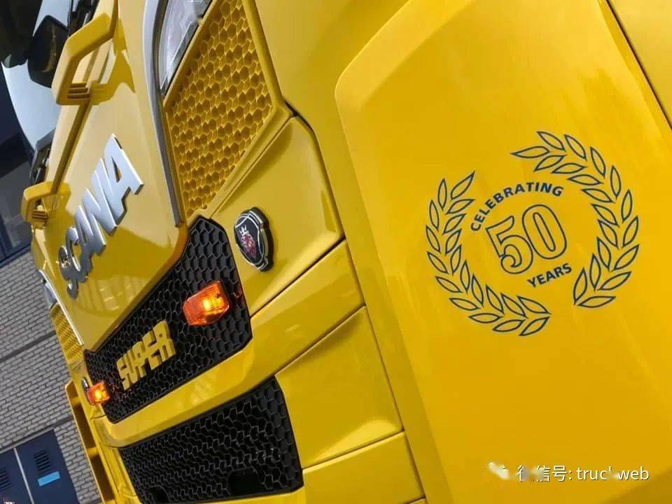 地表最強v8卡車正式交付荷蘭hendriks接收第一輛斯堪尼亞770sv8牽引車