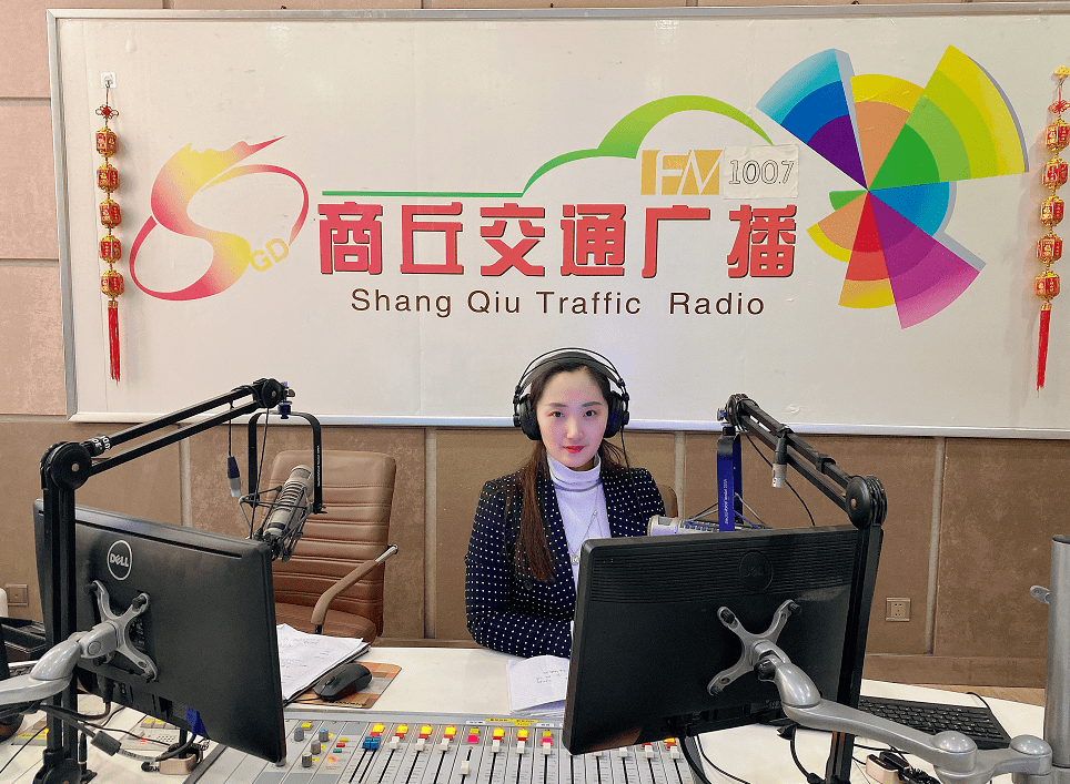 今天早高峰,fm1007商丘交通广播收到多位车友反映季庄地下道堵车问题.