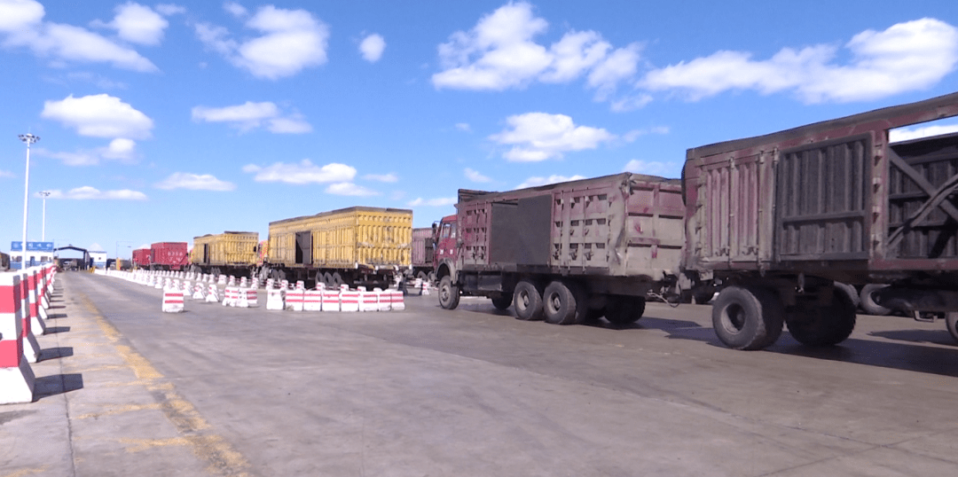 额济纳海关获得国家级荣誉