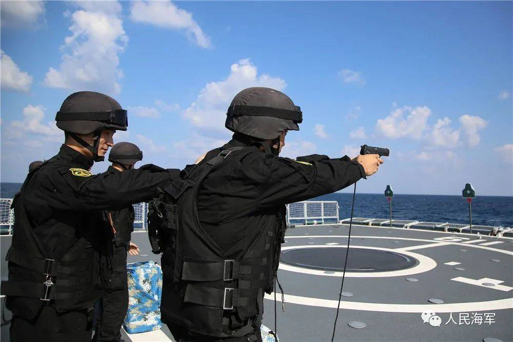 " 编队指挥员吕东方说:"编队官兵深入学习贯彻中央军委2021年开训动员