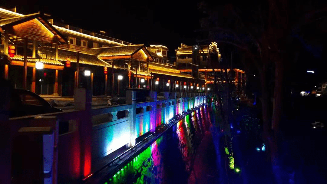 赣州新增一网红美食街小吃众多人气火爆夜景很美