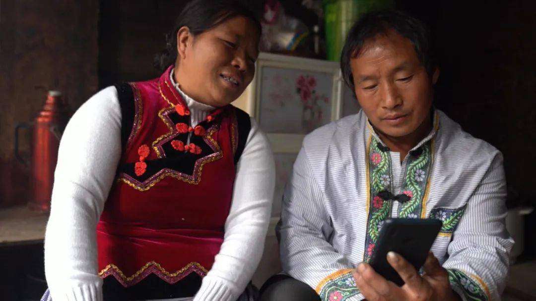 千里外的爸妈也刷到他们的视频!