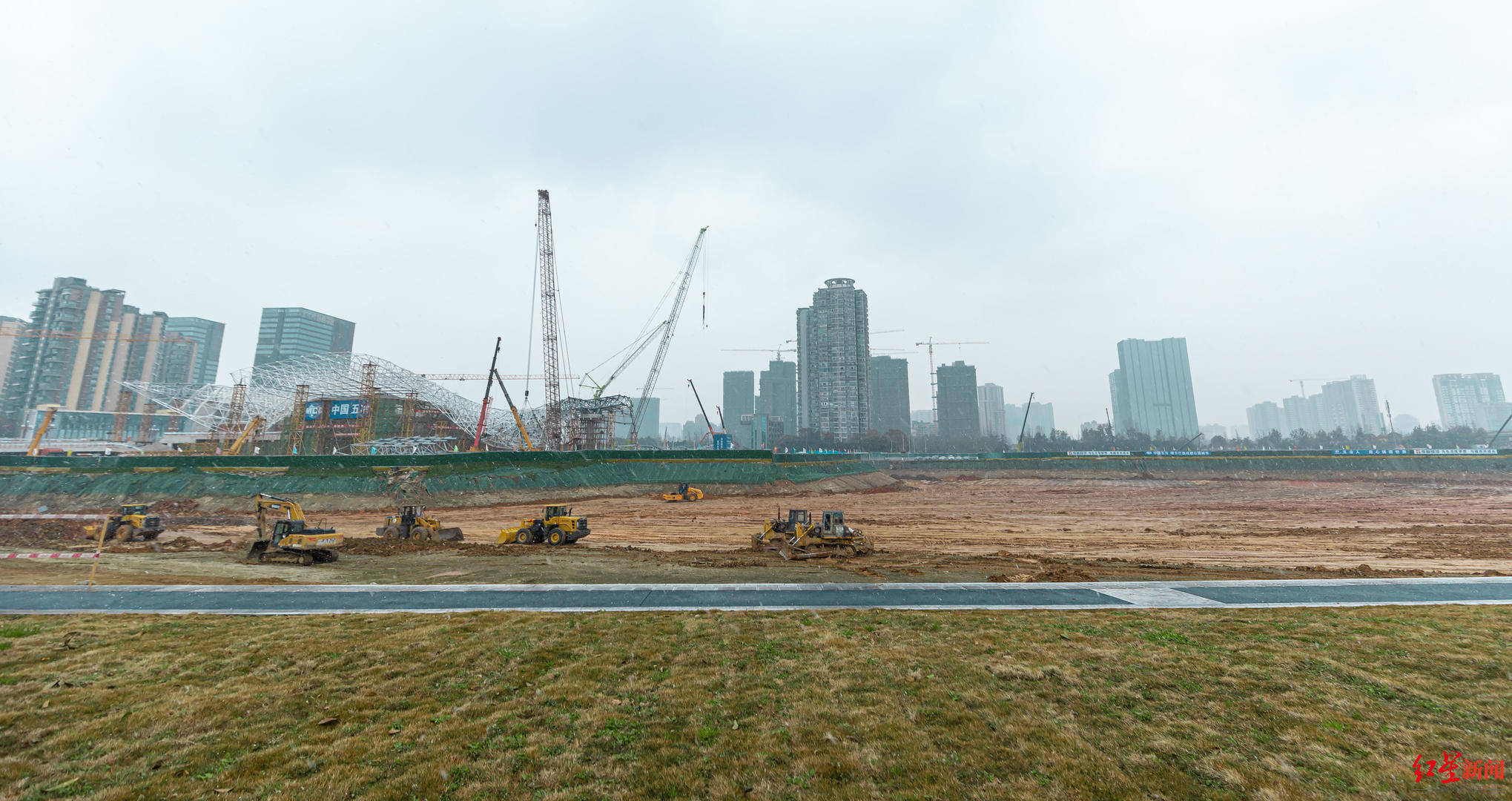 成都天府艺术公园建设内景首次曝光，2大地标雏形已现，预计6月核心区域将呈现