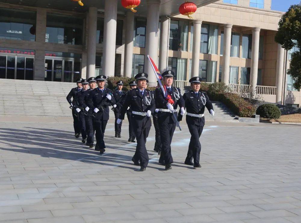 鄢陵县公安局举行庆祝中国人民警察节系列活动!