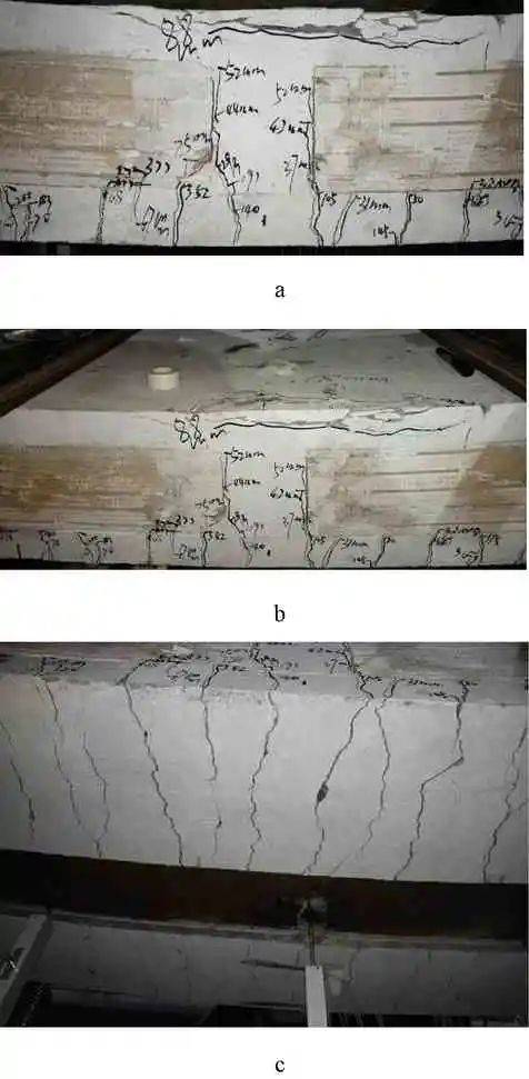 随着荷载的加大,裂缝逐渐由侧面向板中心扩展,最终贯通预制板底.