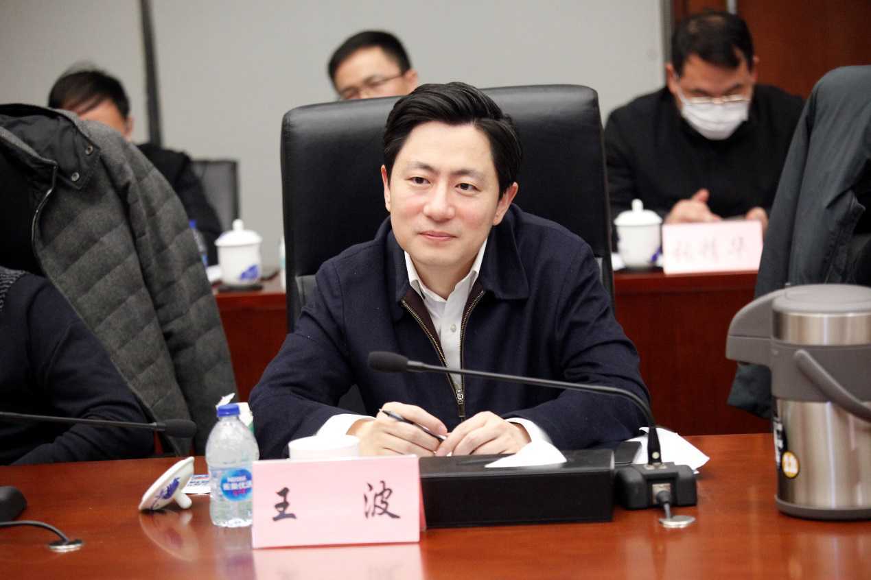 徐晓表示,青联委员往往是各行业的领军人物.