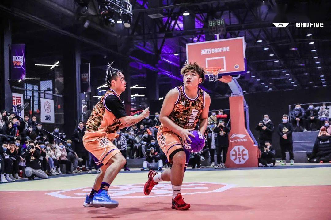 "徐遵义灵活快速,防守超强陈以谢远投稳准,经验丰富张子昊身高臂长,篮