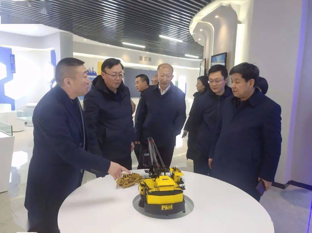 12月24日: 调研新展馆·共谋新盛会:刘亮副市长调研朔州市新产品展销