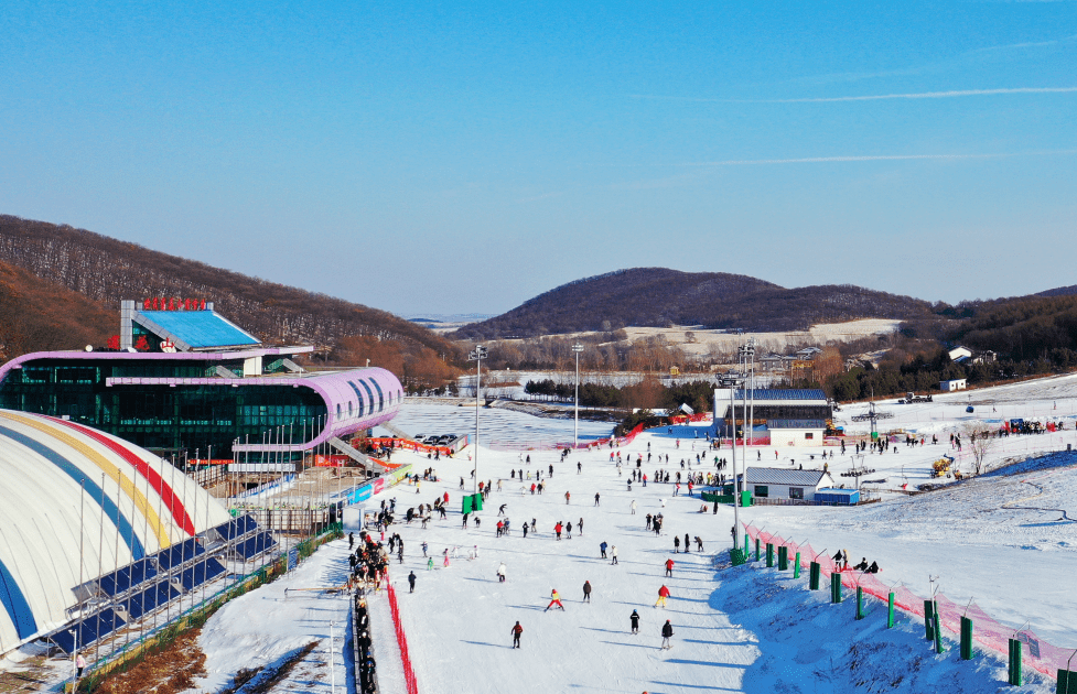 长春世茂莲花山滑雪场图片