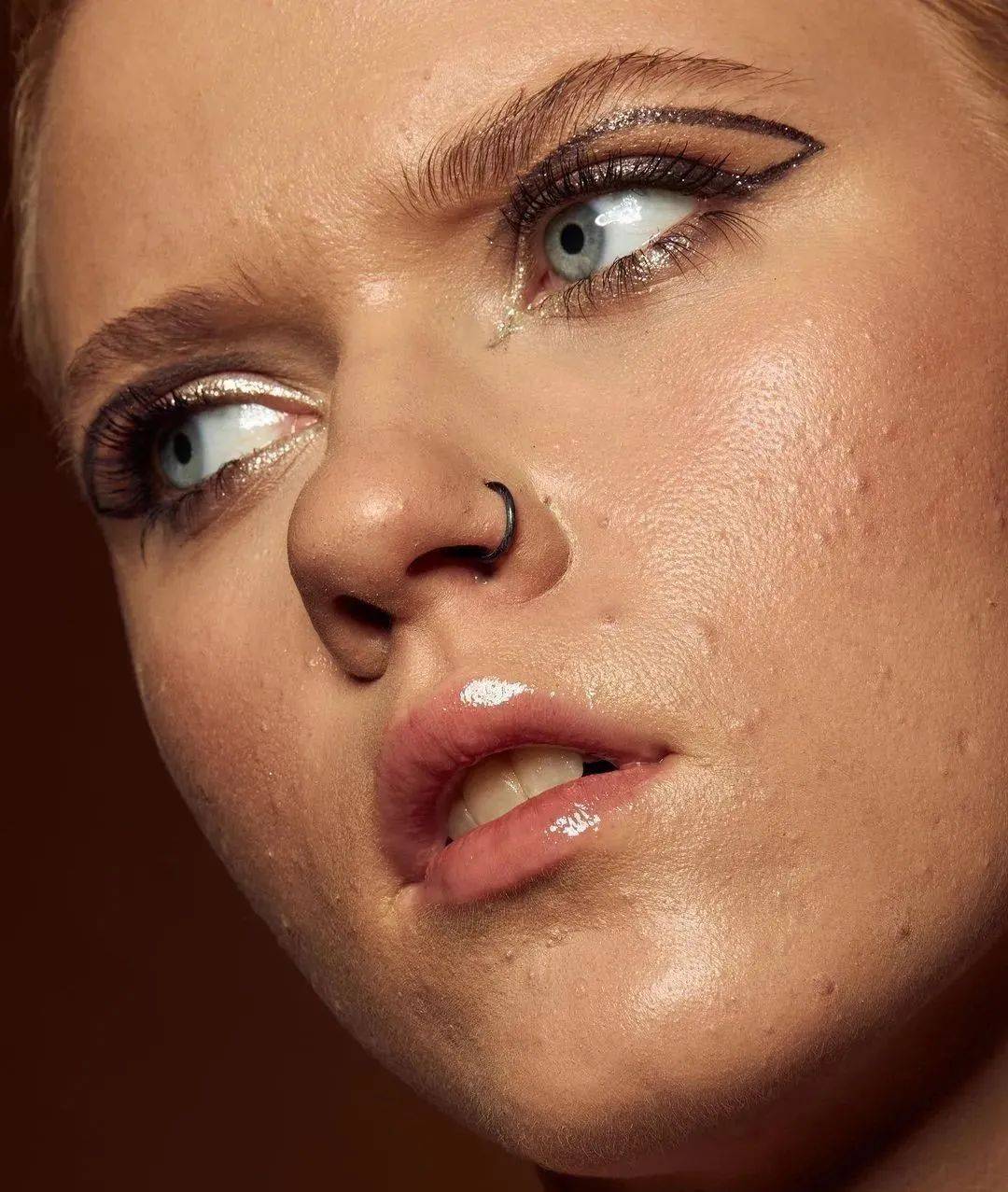 ins博主专门打假模特网红完美照骗ps前后居然差这么多