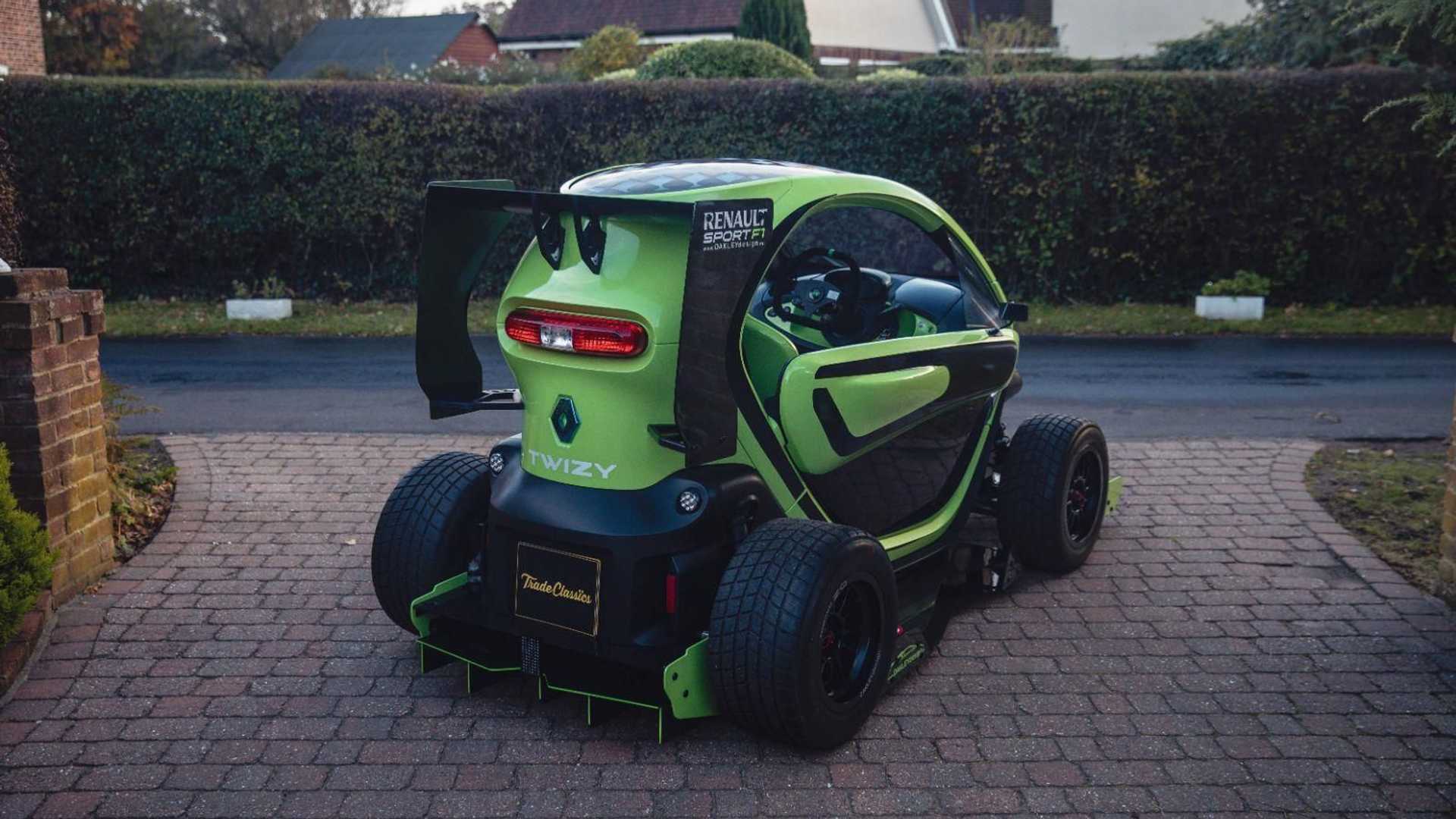 在雷诺的车型中,twizy是个非常特别的电动汽车.