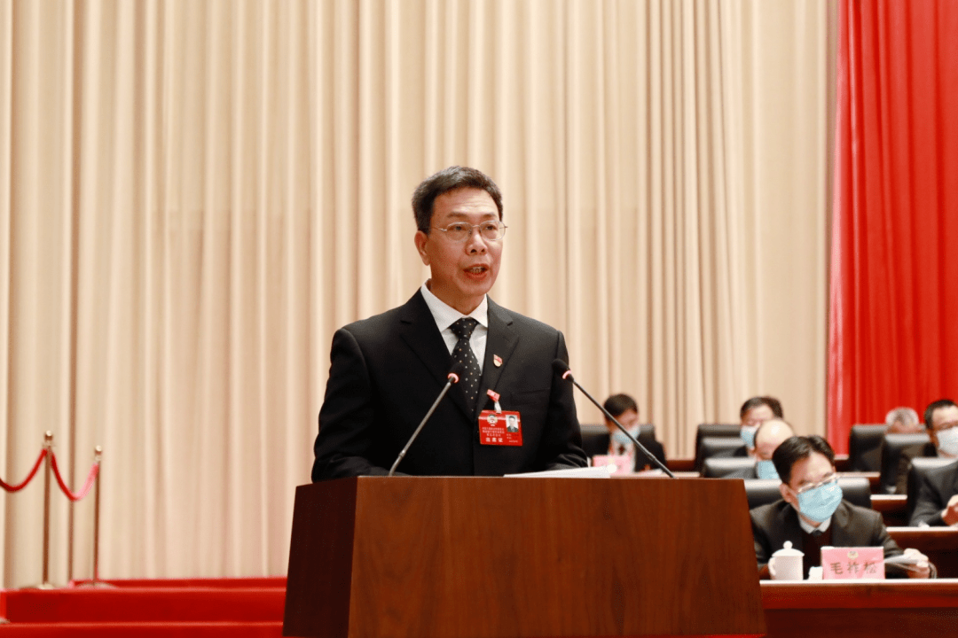 兰斯琦分别从加强党的全面领导,确保正确政治方向;聚焦协商主责主业