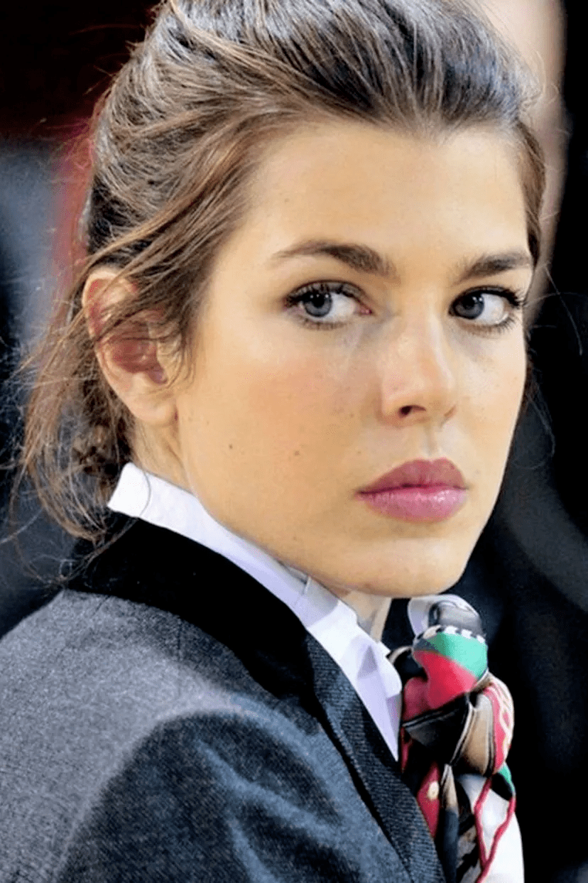 品牌官宣了新一任广告形象代言人—夏洛特·卡西拉奇(charlotte