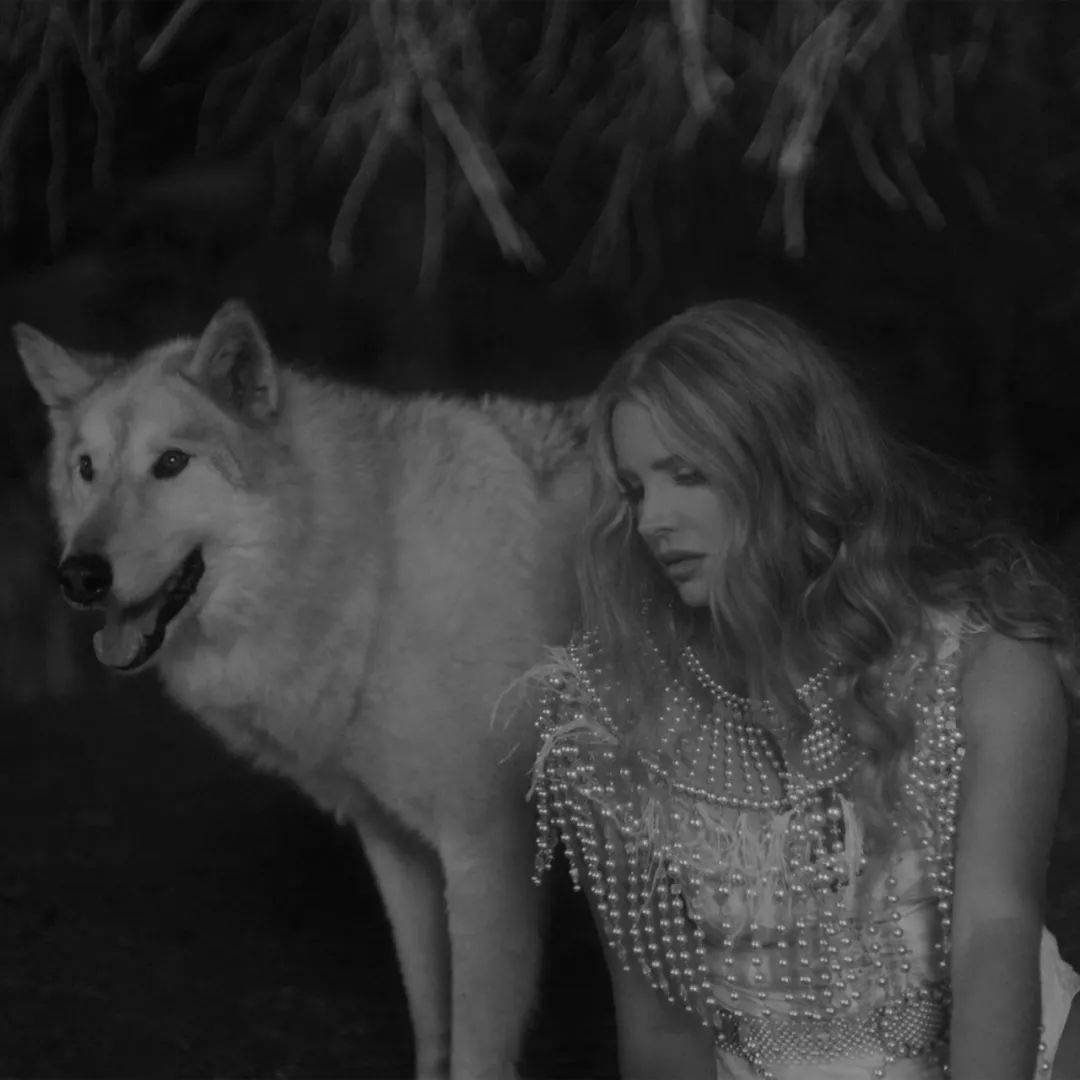 新歌听什么a妹推出3435混音版本魔女ashnikko让你梦回00s流行朋克年代