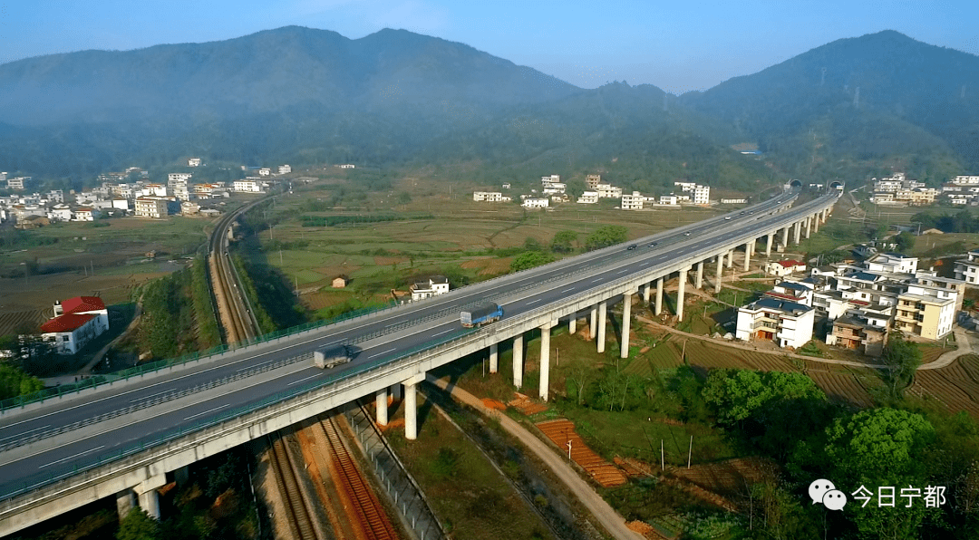 高速北延,莲花山旅游公路,省道449黄陂至隘上段等项目建成通车,兴泉