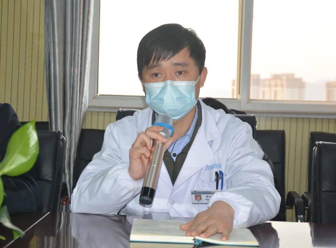 副院长潘日土作点评副院长谢建利作点评副院长余凤岐作点评报告会的