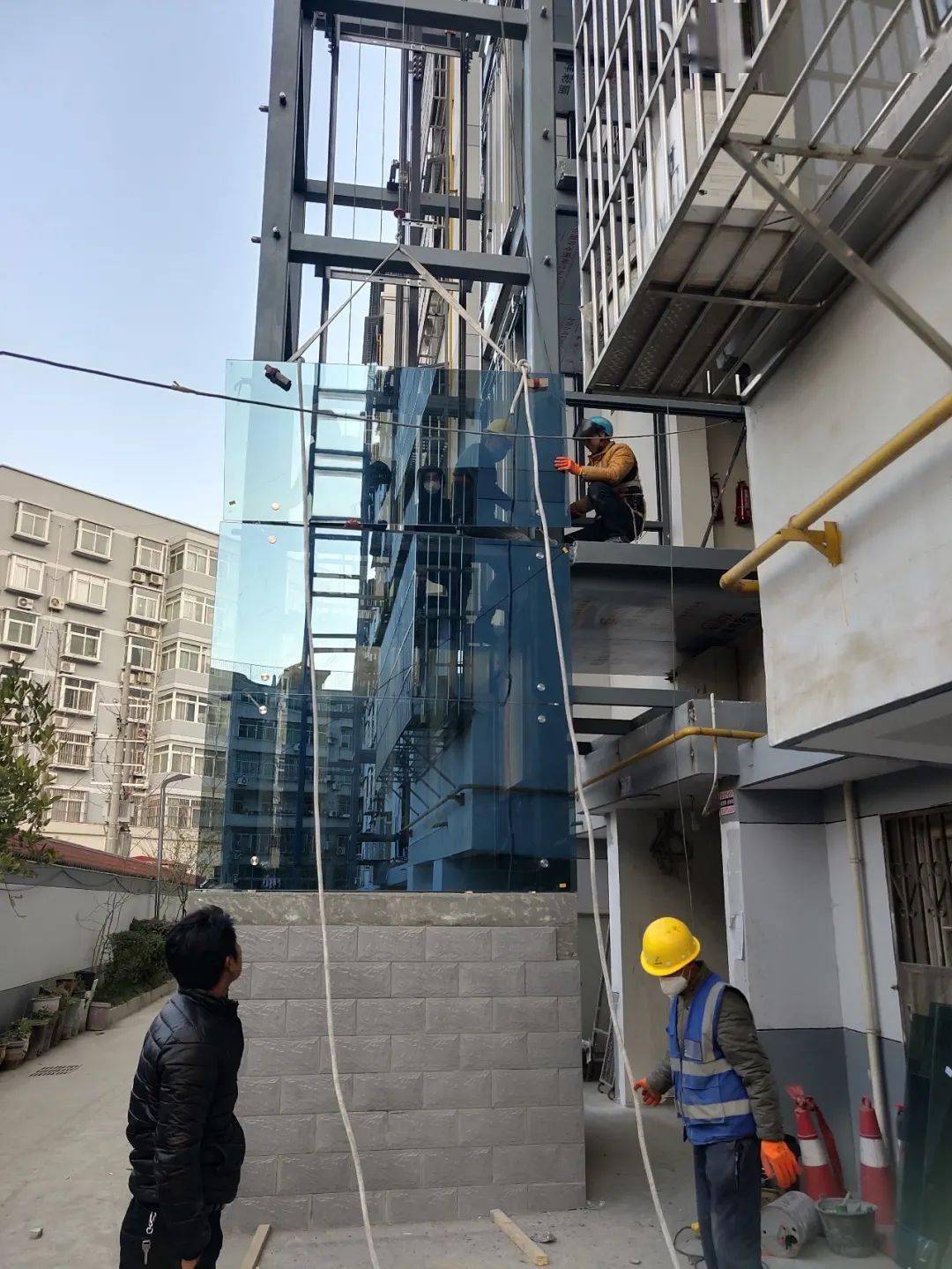 安康这个老旧小区首部加装电梯完工