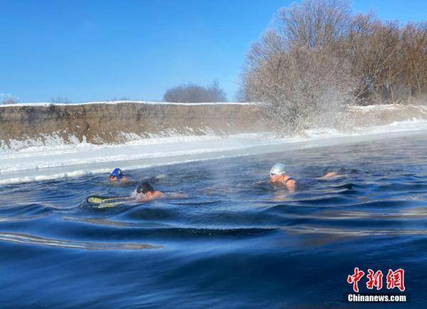 额尔古纳温泉河成游客冬季打卡地