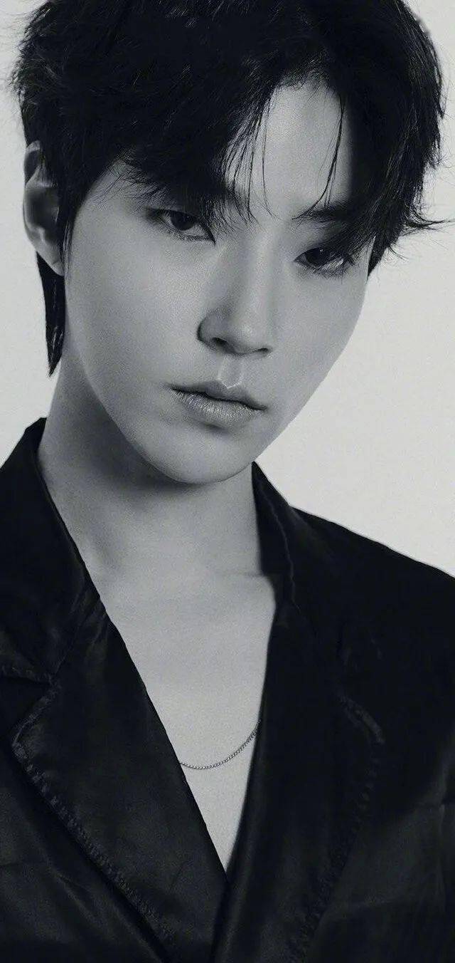 手机壁纸黄寅烨