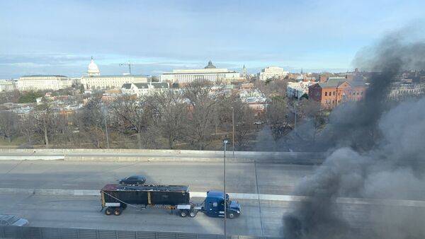 草木皆兵 美国总统就职彩排响火警 人员慌乱逃窜 一片鸡飞狗跳 无家可归者