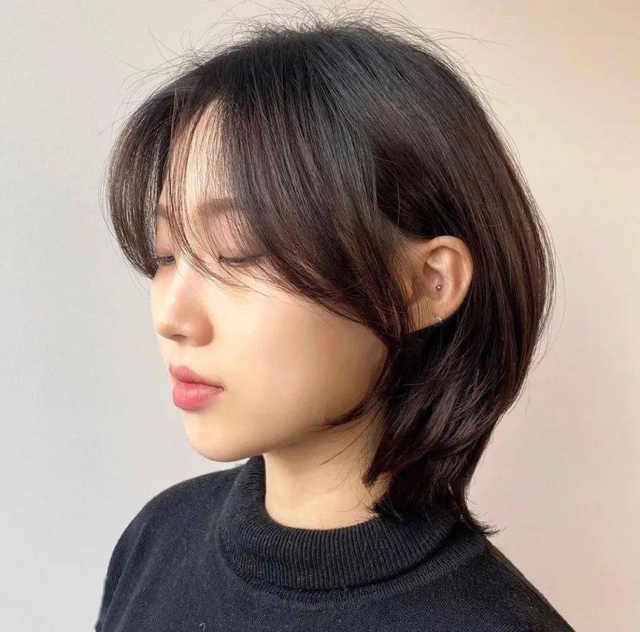 2021年的第一款新发型 当然是高层次锁骨发呀_刘海