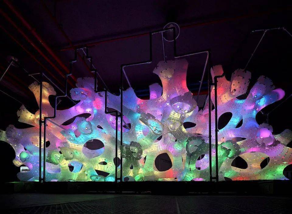 那些让人眼前一亮的灯光艺术!_装置