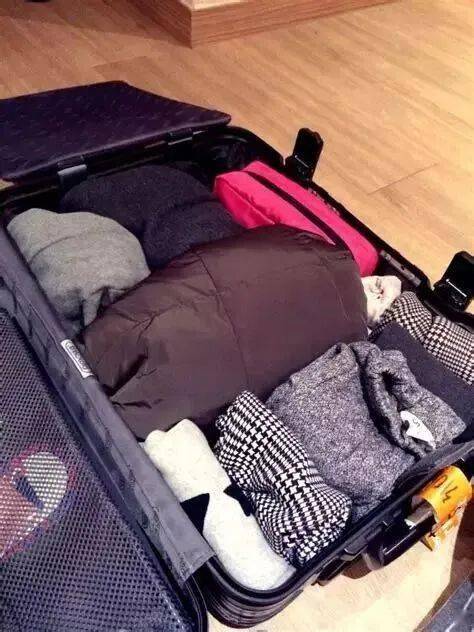 归家进行时为什么偷看我的行李箱