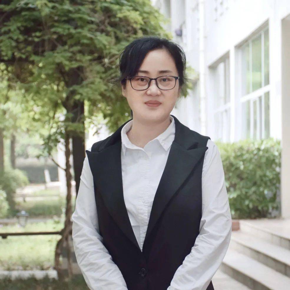 推荐部门:初一年级部任教学科:语文涂卡编号:01殷新宇老师1并为他们