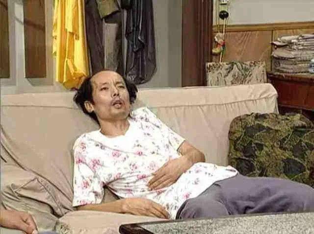 "脖子到肩膀常常会感觉酸疼,时间长了颈椎病就会不请自来,颈椎不好的