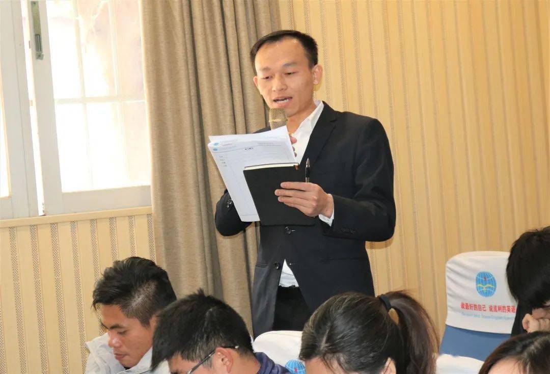 校长骑在英语老师 英语老师穿旗袍让我c