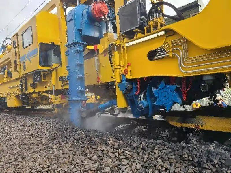 站段资讯 | 2021新年伊始,桥隧清筛机为大修"安全 高效 优质"代言