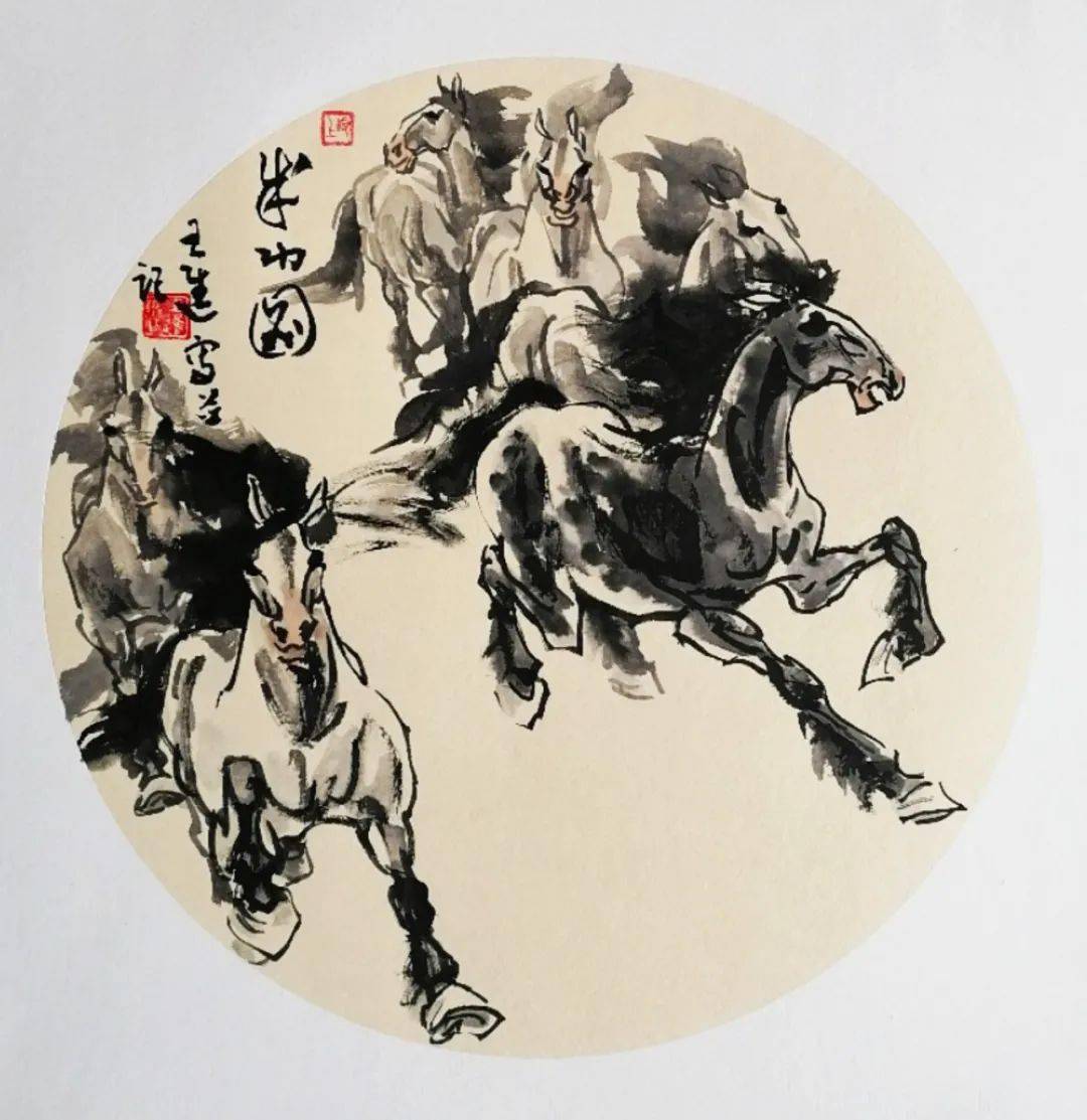 呼伦贝尔市国美书画院院长王进作品赏析蒙古马的精气神跃然于纸面