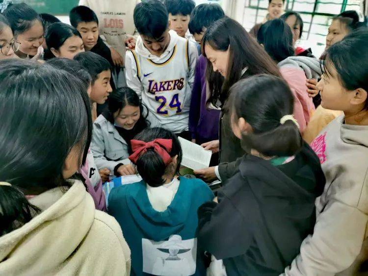 传递梦想与希望下关四中正阳校区青年教师杨海燕贡山一中支教回眸