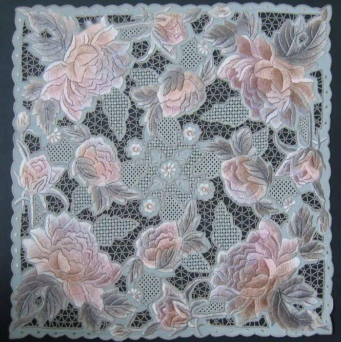 彩绘全雕绣帕台州刺绣起源于光绪三十二,法国仁爱会修女将刺绣技艺