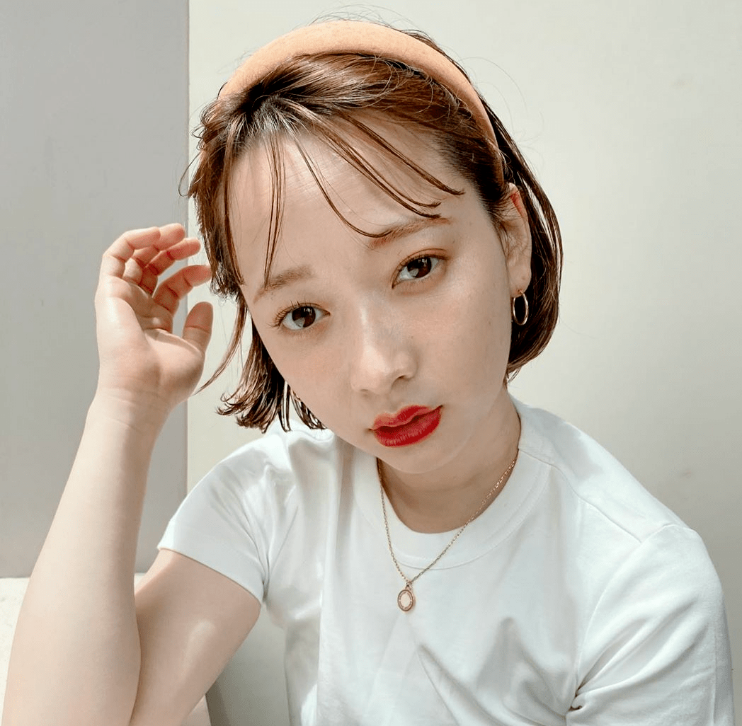什么颜色的头发显得不油 32e5992d23c94a4589db6a342f191f23.png