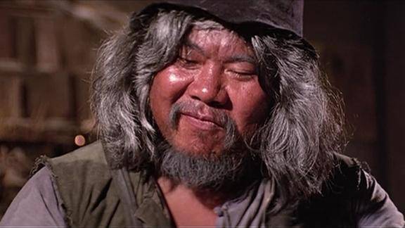 林世荣猪肉荣中了五行朱砂掌老乞丐三两下就把毒血逼出来