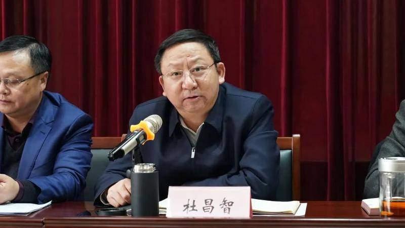 张伯根指出,为贯彻落实党的十九届五中全会精神和党中央重大决策部署